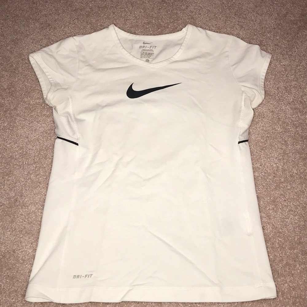 NWOT Nike Dri-Fit Short Sleeve T-Shirt